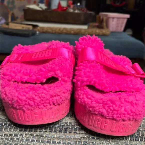 UGG Pink Plush Slippers Cozy Slide Style - Picture 5 of 8